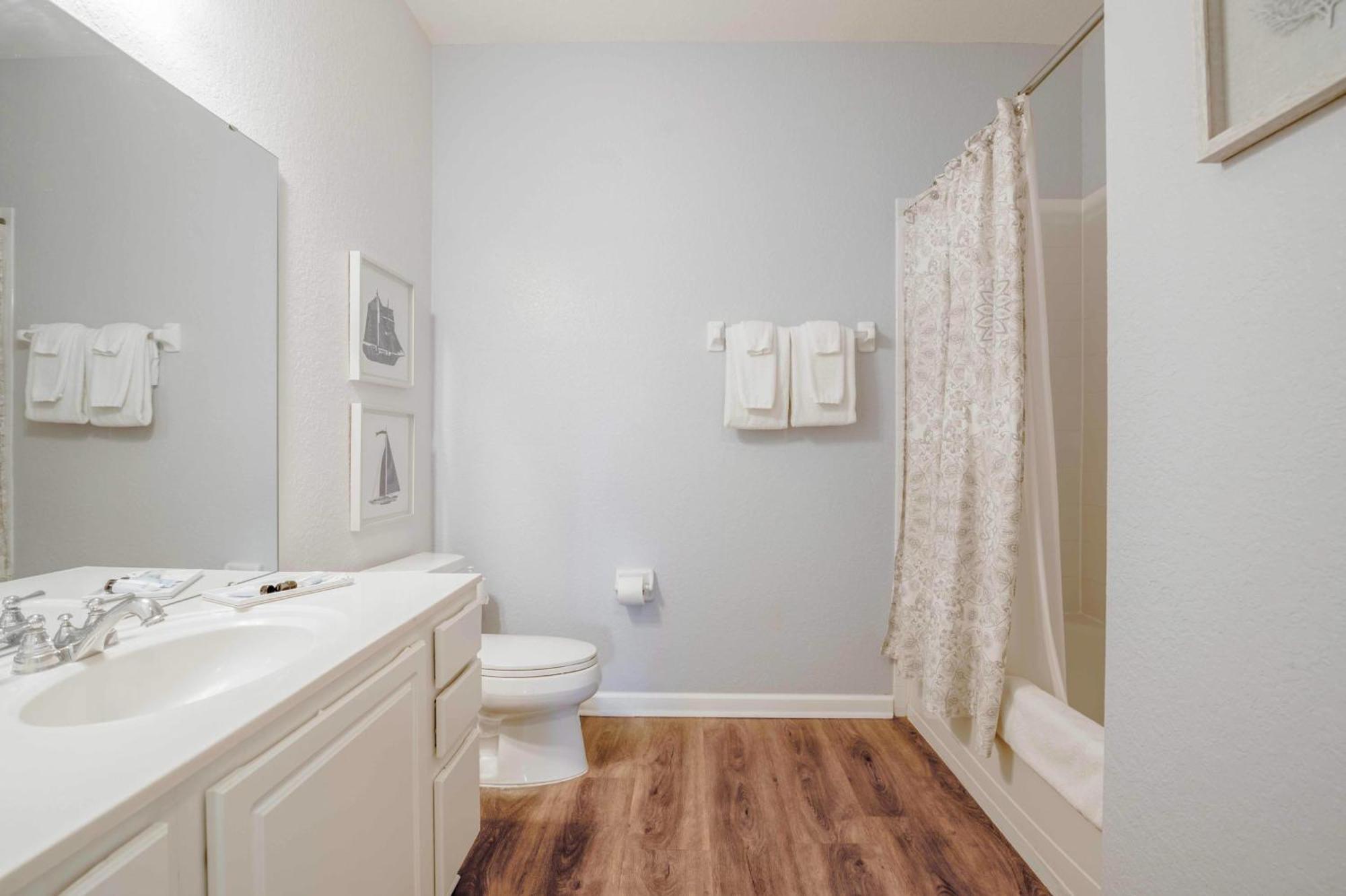 Stylish Vista Cay Luxury Electra Near Theme Parks, And Walk To The Convention Center Orlando