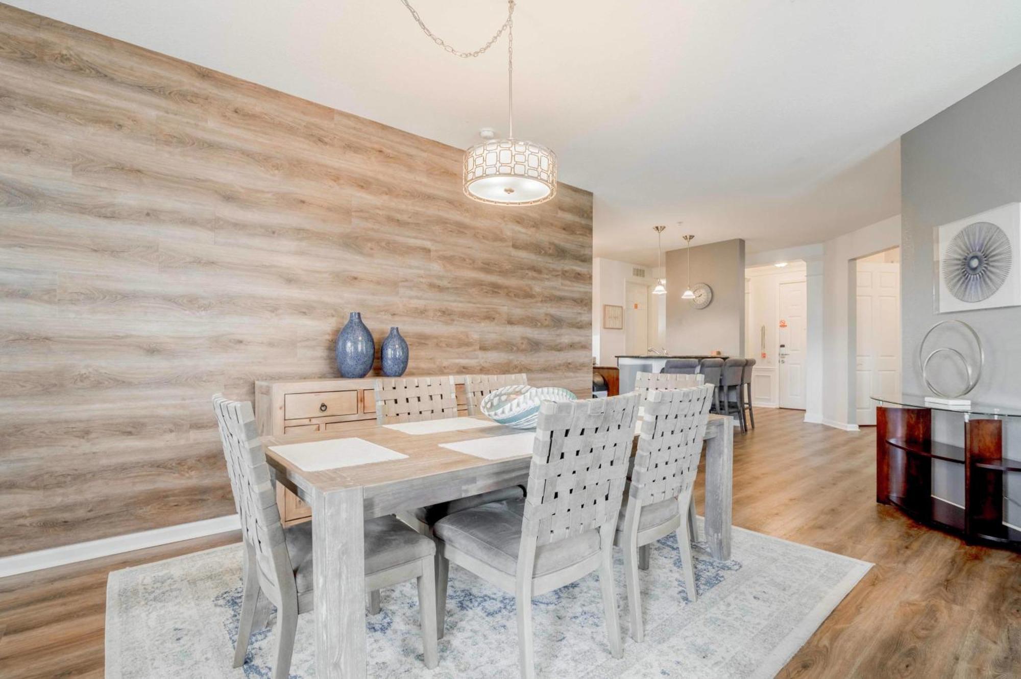 Stylish Vista Cay Luxury Electra Near Theme Parks, And Walk To The Convention Center Orlando