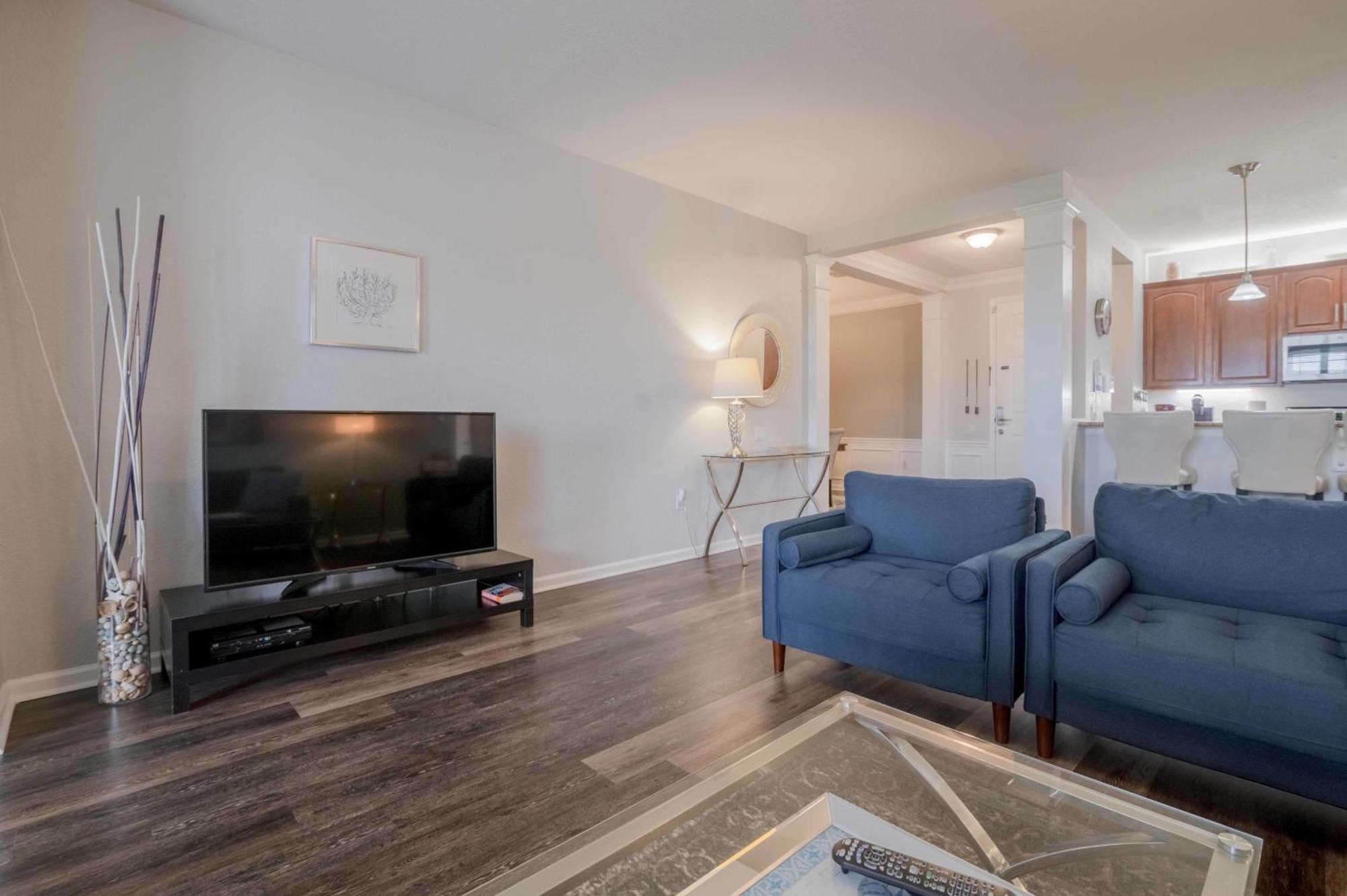 Stylish Vista Cay Lakeview Nirvana Near Theme Parks, And Walk To The Convention Center * Orlando