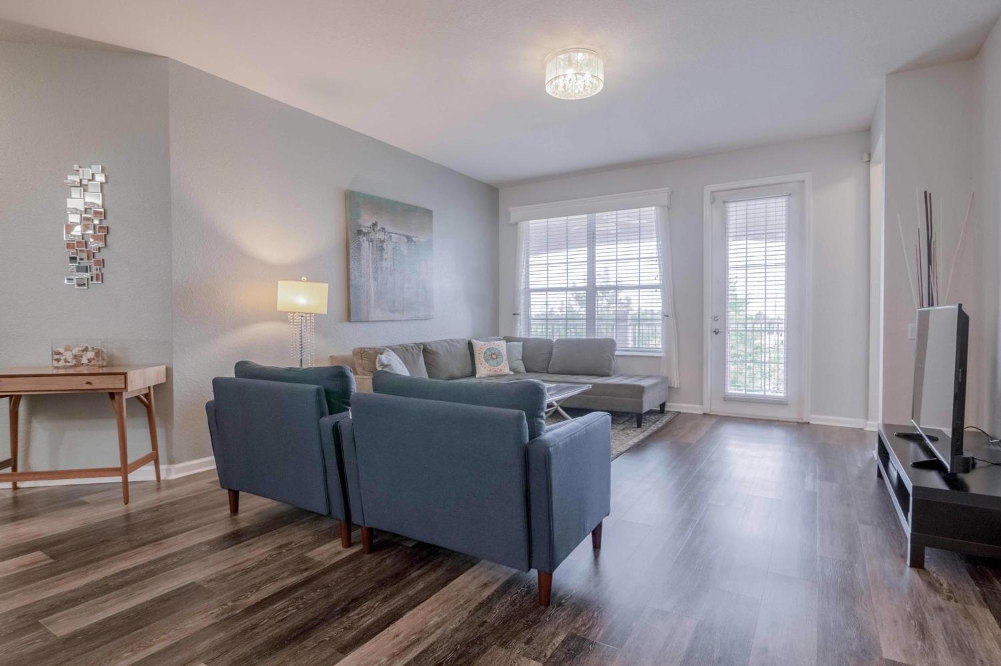 Apartment Stylish Vista Cay Lakeview Nirvana Near Theme Parks, And Walk To The Convention Center Orlando