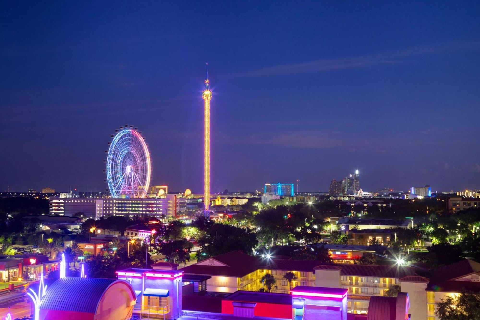 Hotel The Point & Universal