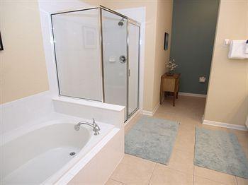 Luxurious Near Universal By Cnd Holiday Homes Hotel 3*