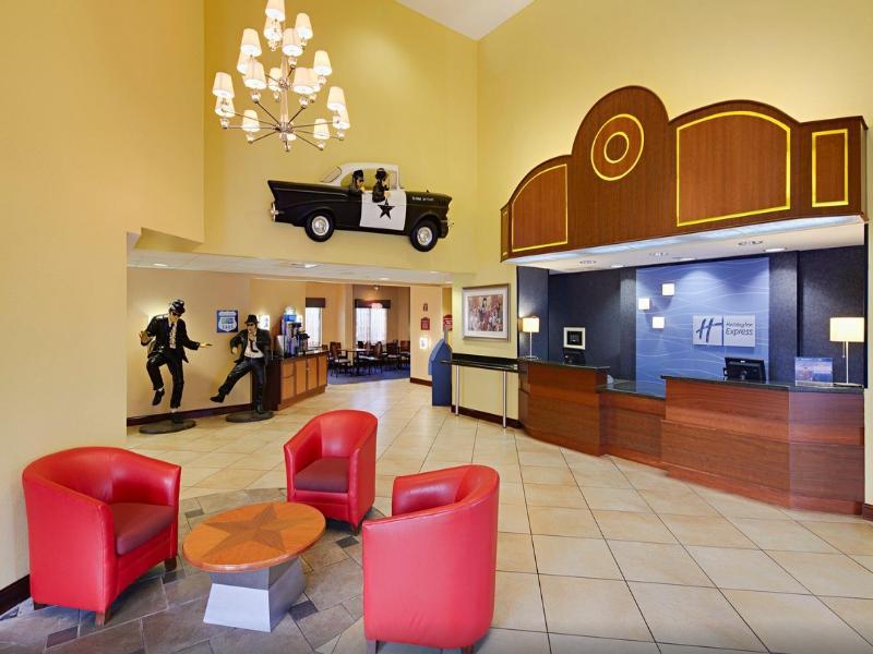 Hotel Express & - Nearest Universal By Ihg 3*