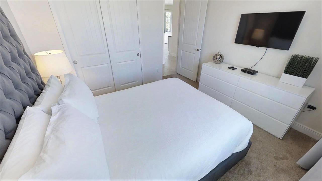6 Bedroom Vacation With Pool Holiday home Orlando