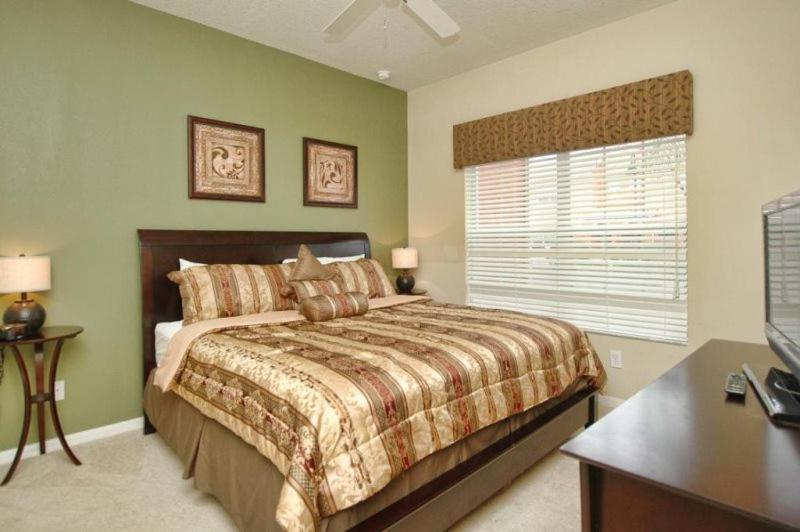 Beautiful 4 Bedroom Townhouse Located In Paradise Palms Holiday home