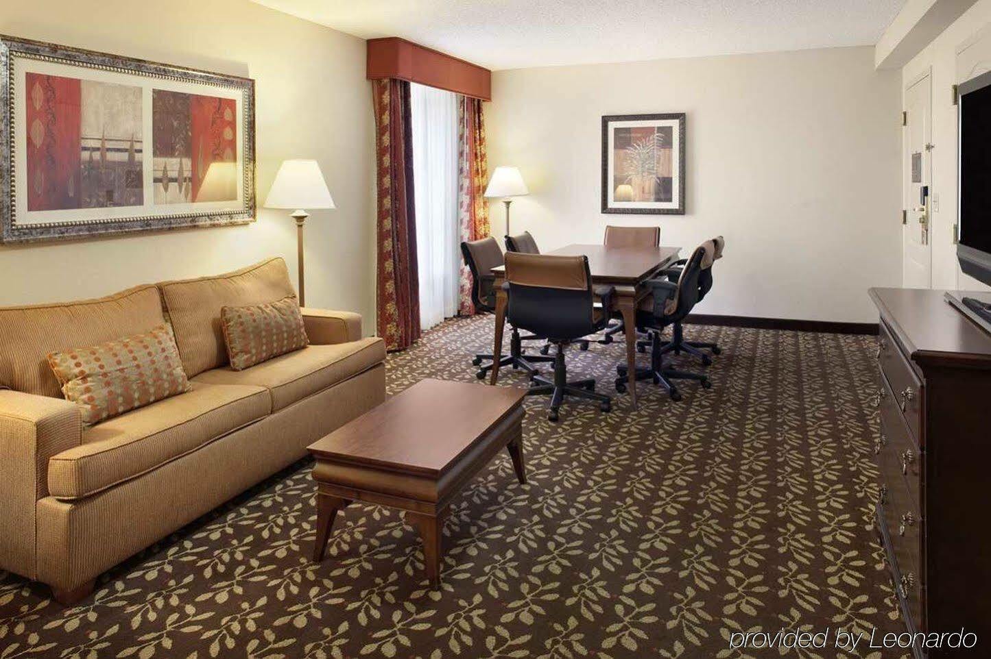 Embassy By Hilton Airport Hotel 3*