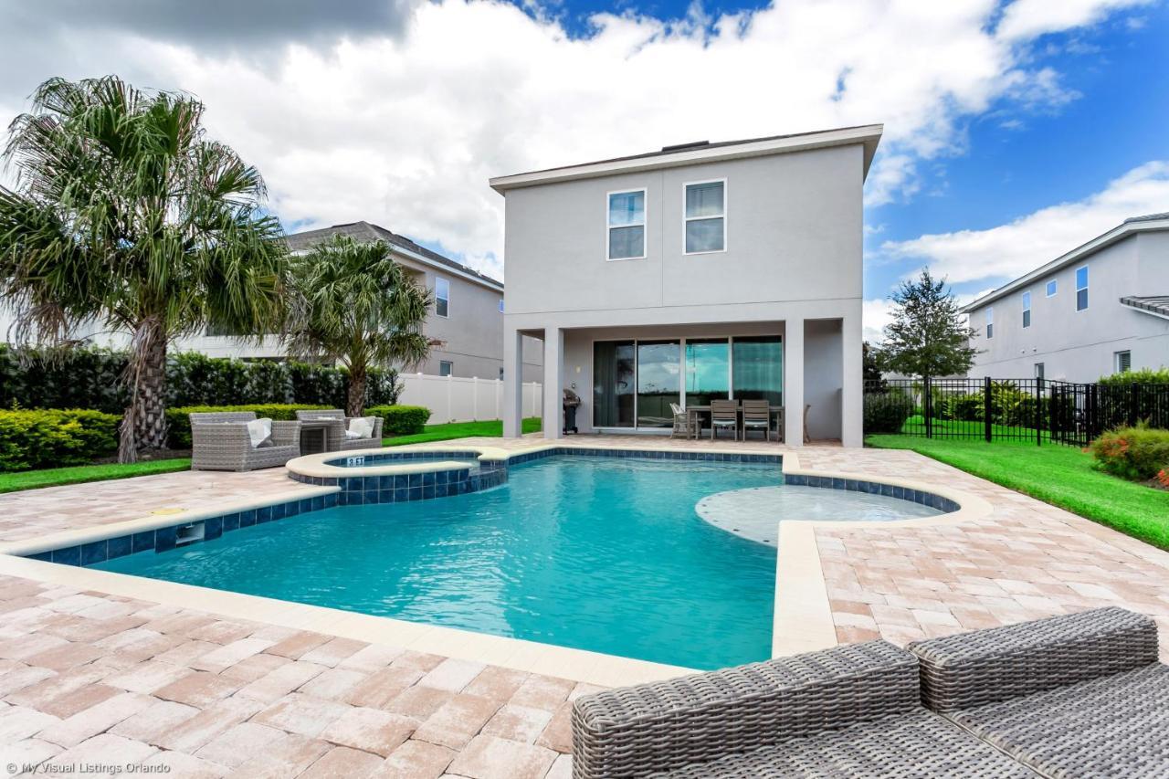 6 Bedroom Vacation With Pool *