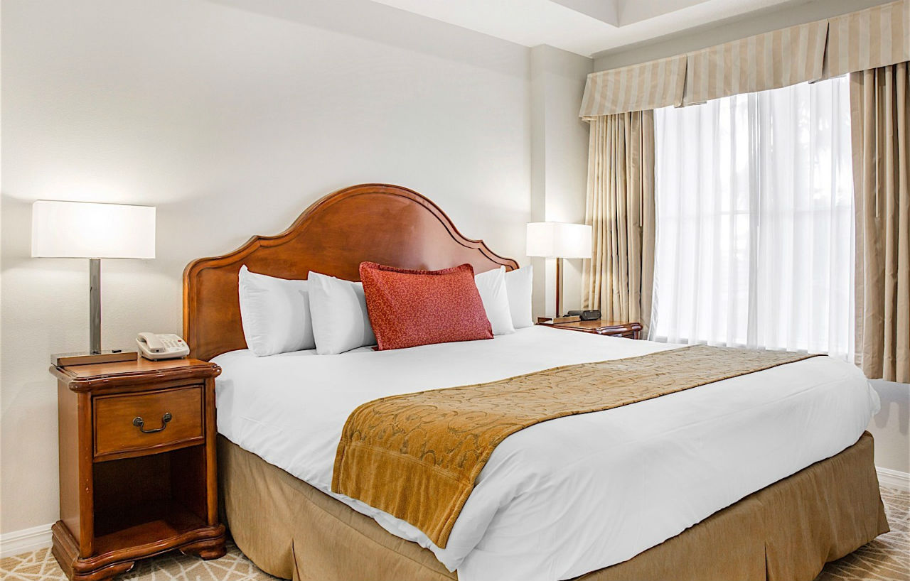 The Point & Universal Hotel 3*
