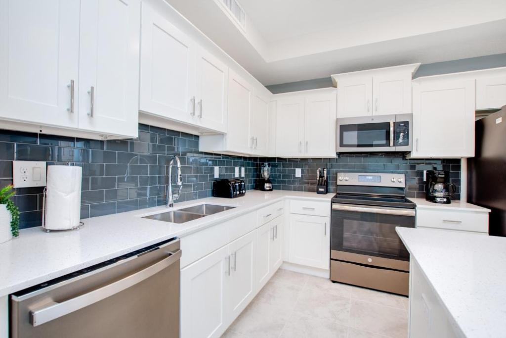 3120paraunit306 Hunters Creek