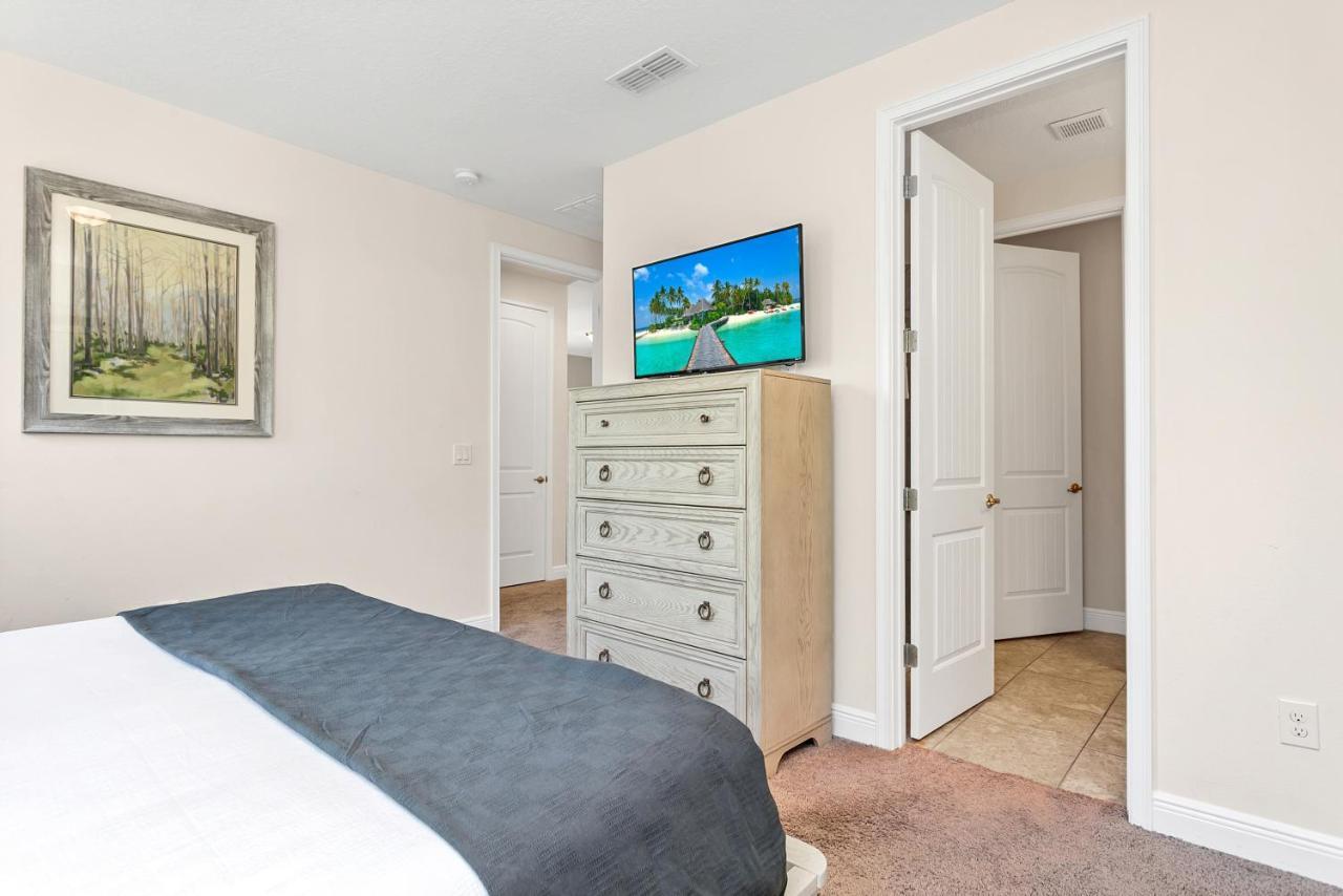 Holiday home 8 Bedroom Vacation With Pool Orlando