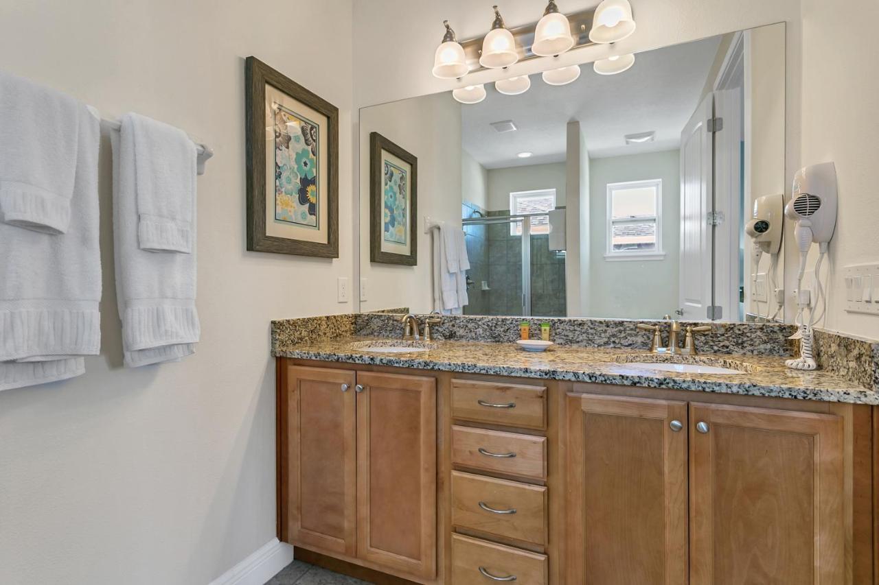 Holiday home 8 Bedroom Vacation With Pool Orlando