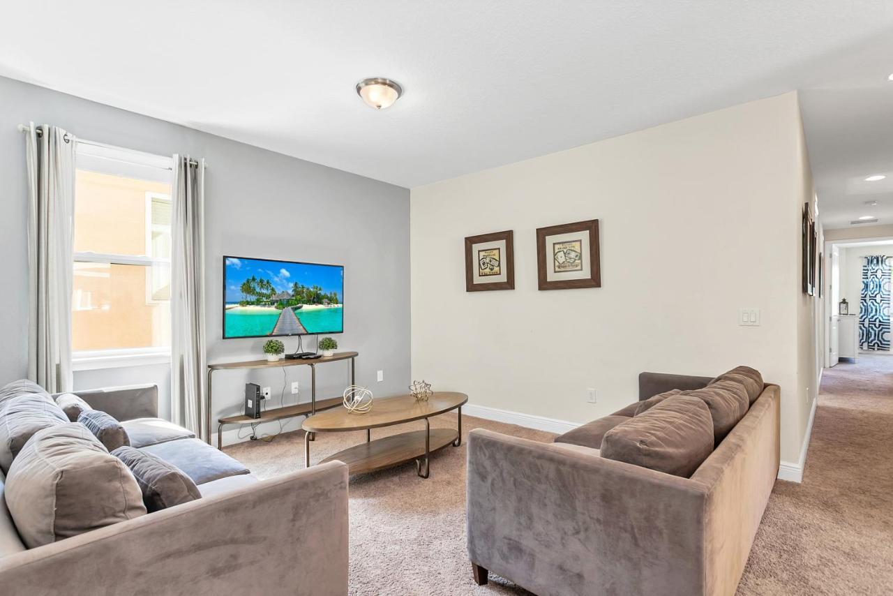 8 Bedroom Vacation With Pool Orlando