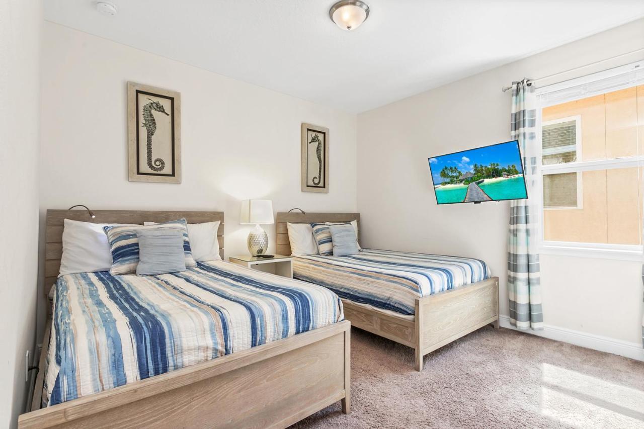 8 Bedroom Vacation With Pool Holiday home *
