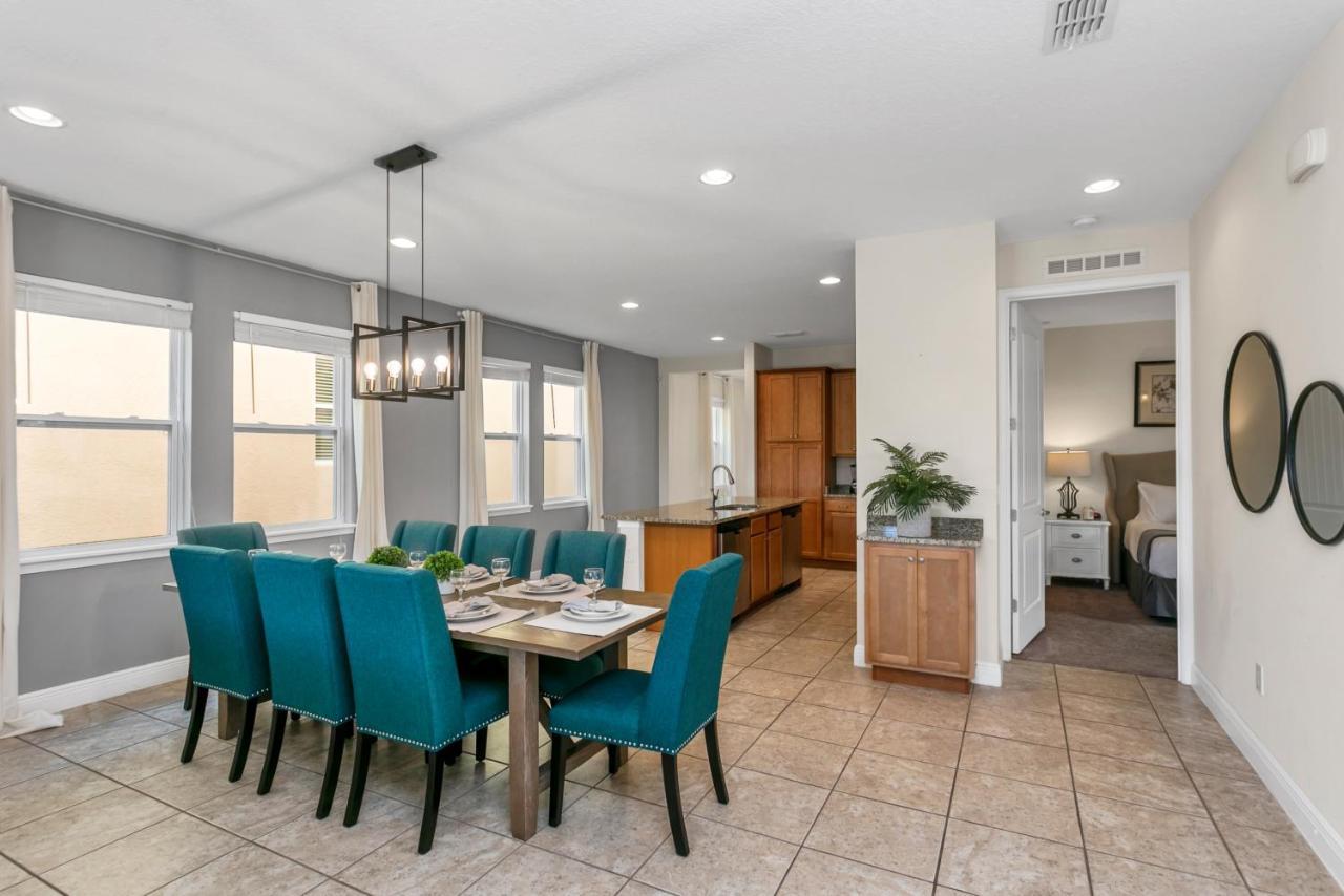 8 Bedroom Vacation With Pool
