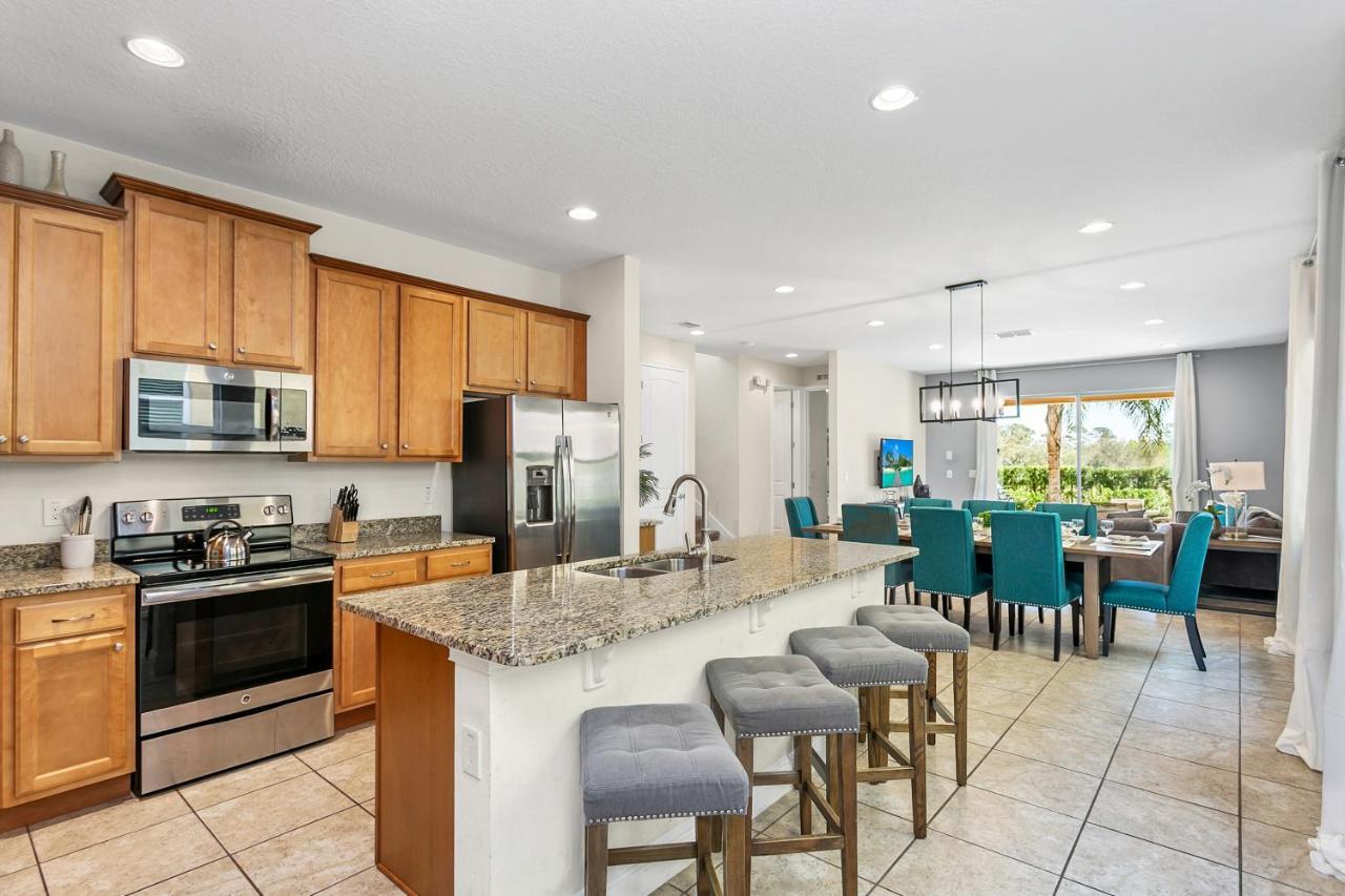 8 Bedroom Vacation With Pool * Orlando