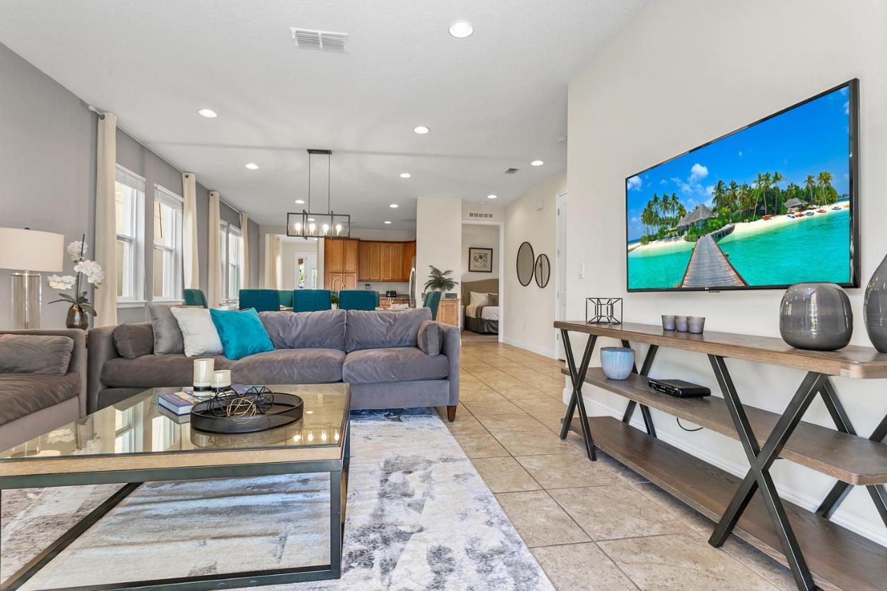8 Bedroom Vacation With Pool * Orlando