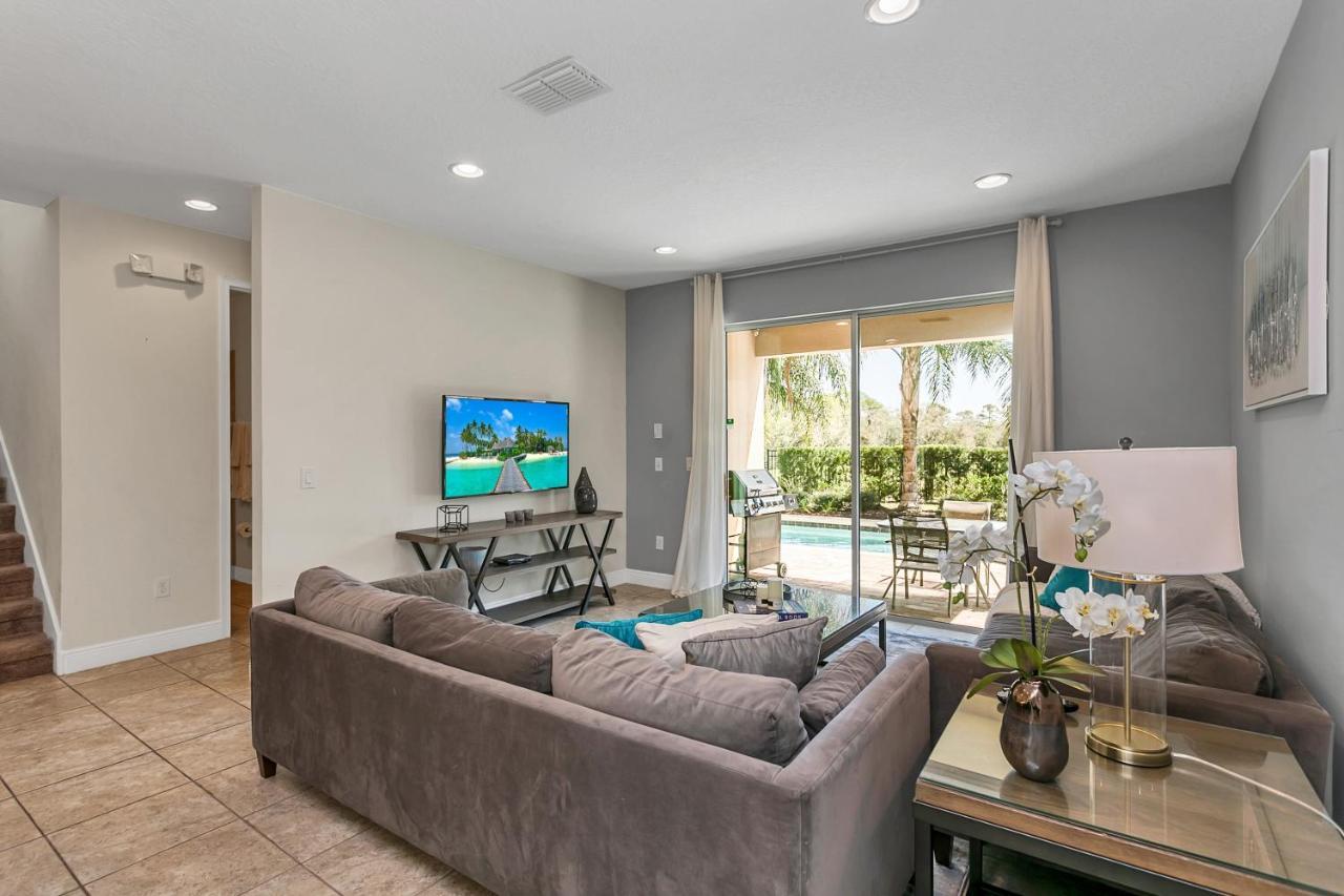 8 Bedroom Vacation With Pool