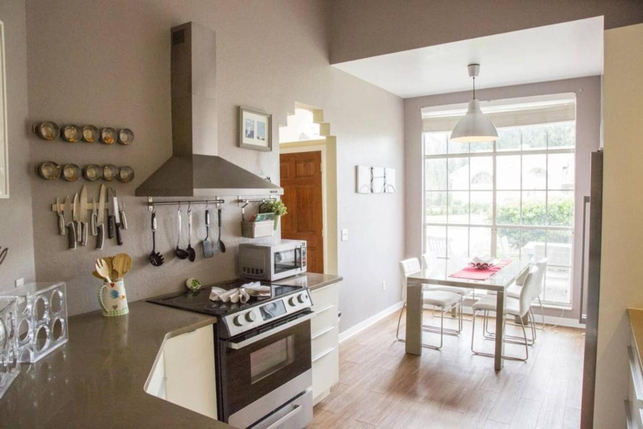 Ventura Place Country Club Holiday home *